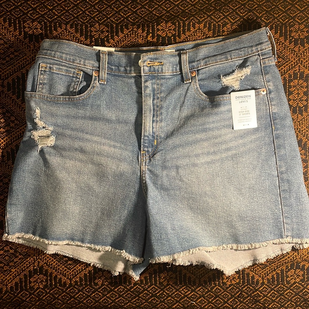 NWT Denizen high rise 3” shorts